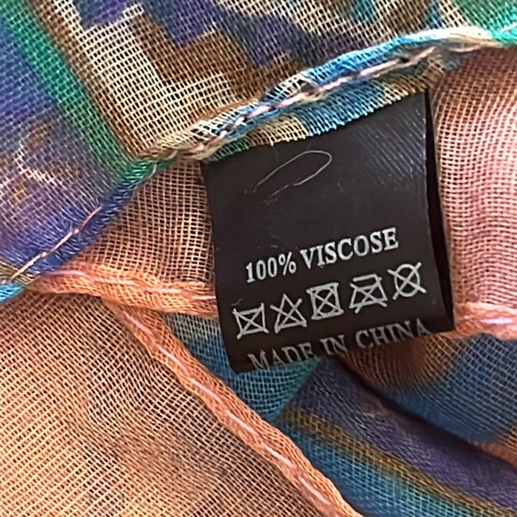 Women’s Lightweight Viscous Scarf/Wrap - Picture 3 of 4